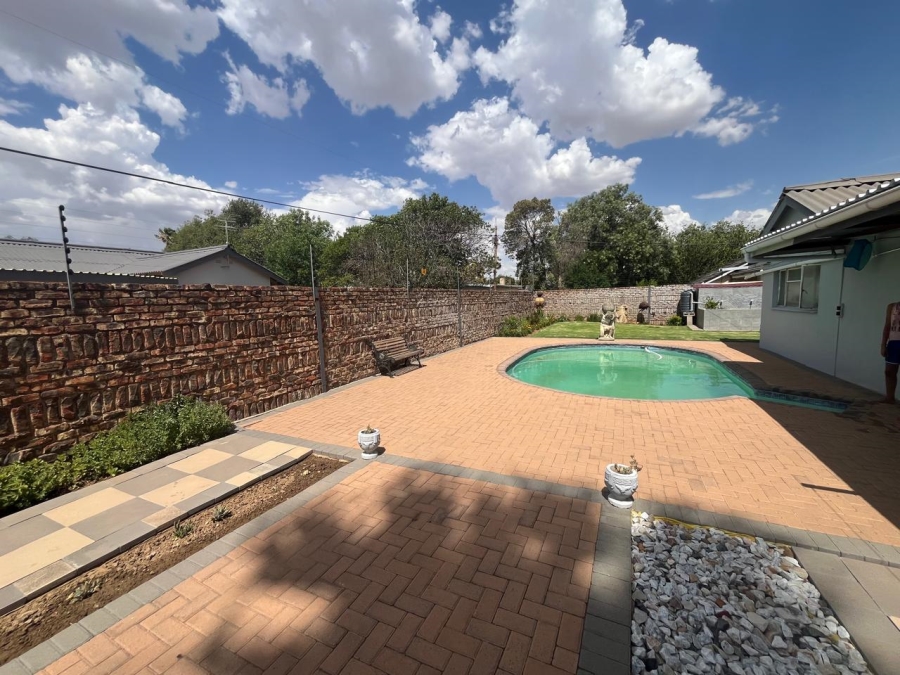 4 Bedroom Property for Sale in Doorn Free State